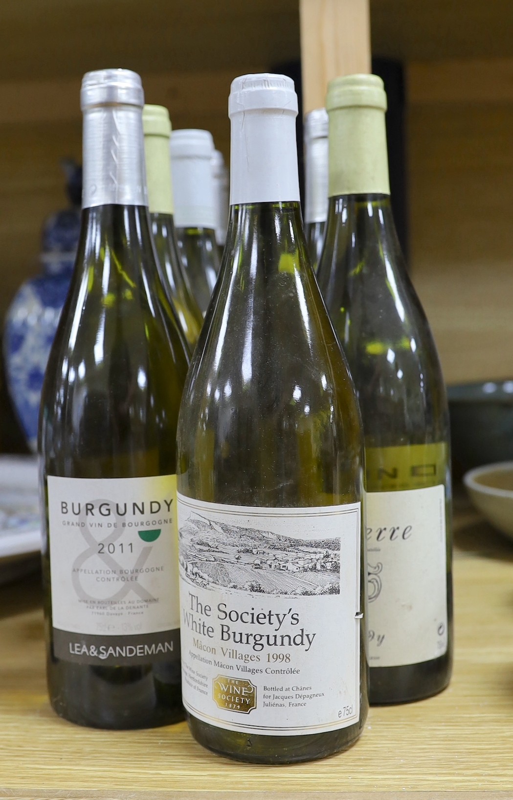 Eighteen bottles of various white wine, to include La Baume 2007, Clos Reissier 1999 and others